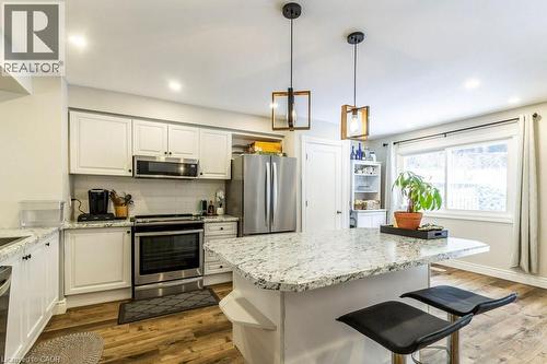 26 Moss Boulevard Unit# 77, Hamilton, ON - Indoor Photo Showing Kitchen With Upgraded Kitchen