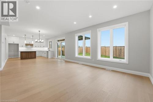 102 Oak Avenue, Paris, ON - Indoor Photo Showing Living Room