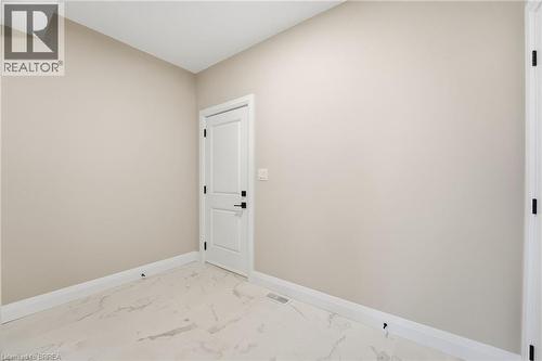 102 Oak Avenue, Paris, ON - Indoor Photo Showing Other Room