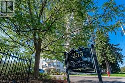 255 KEATS Way Unit# 1404  Waterloo, ON N2L 6N6
