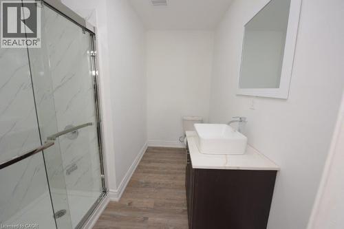 79-71 Cedar Street, Cambridge, ON - Indoor Photo Showing Bathroom