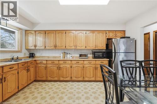 20 Nelligan Place, Hamilton, ON - Indoor Photo Showing Kitchen With Double Sink