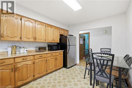 20 Nelligan Place, Hamilton, ON - Indoor Photo Showing Kitchen