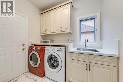 2201 Galloway Drive, Oakville, ON - Indoor Photo Showing Laundry Room