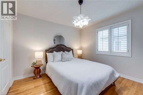 2201 Galloway Drive, Oakville, ON - Indoor Photo Showing Bedroom