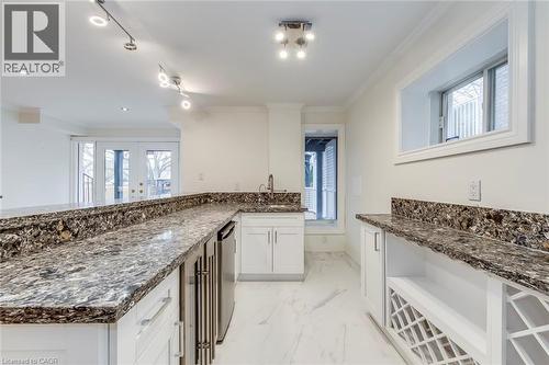 2201 Galloway Drive, Oakville, ON - Indoor Photo Showing Kitchen