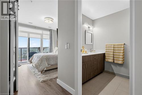 15 Glebe Street Unit# 1313, Cambridge, ON - Indoor Photo Showing Bathroom