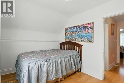 39 Clayburn Avenue, St. Catharines, ON - Indoor Photo Showing Bedroom