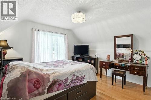 39 Clayburn Avenue, St. Catharines, ON - Indoor Photo Showing Bedroom