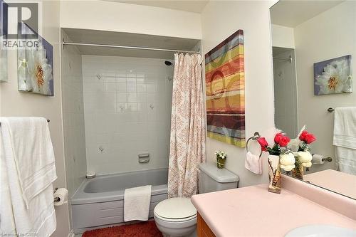 Full bath featuring vanity and shower / tub combo - 43 Niska Drive, Waterdown, ON - Indoor Photo Showing Bathroom