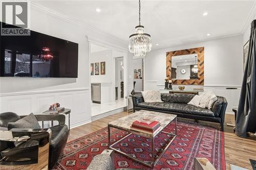 1219 Hammond Street, Burlington, ON - Indoor Photo Showing Living Room