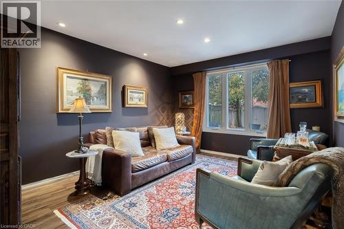 1219 Hammond Street, Burlington, ON - Indoor Photo Showing Living Room