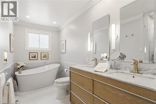 1219 Hammond Street, Burlington, ON - Indoor Photo Showing Bathroom