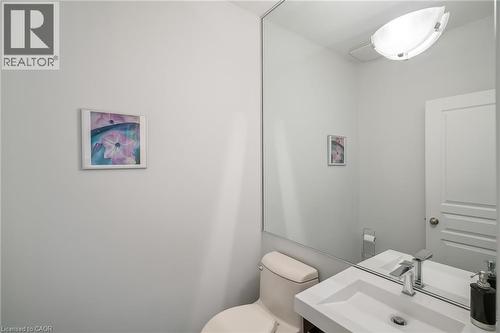 88 Lakeport Road Unit# 33, St. Catharines, ON - Indoor Photo Showing Bathroom