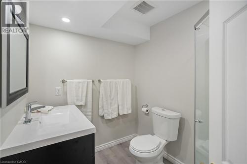 88 Lakeport Road Unit# 33, St. Catharines, ON - Indoor Photo Showing Bathroom