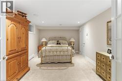 lower level bedroom - 