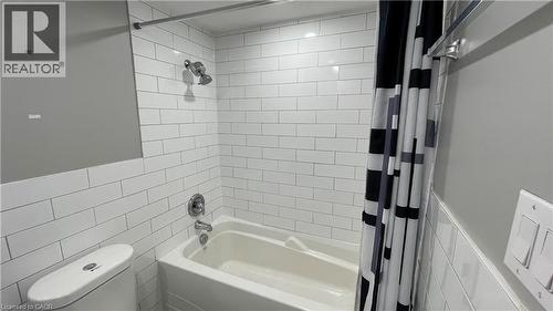700 Lawrence Road Unit# 102, Hamilton, ON - Indoor Photo Showing Bathroom