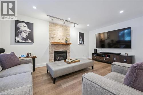 28 Kathleen Court, Hamilton, ON - Indoor Photo Showing Living Room With Fireplace