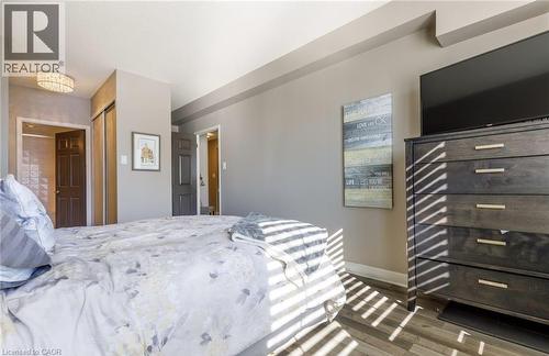 430 Pearl Street Unit# 408, Burlington, ON - Indoor Photo Showing Bedroom