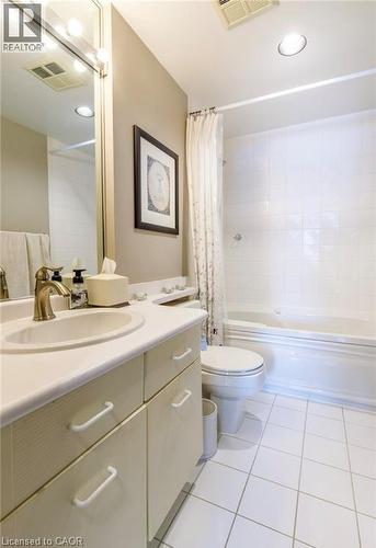 430 Pearl Street Unit# 408, Burlington, ON - Indoor Photo Showing Bathroom