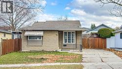 48 ARBUTUS Crescent  Stoney Creek, ON L8J 1M8