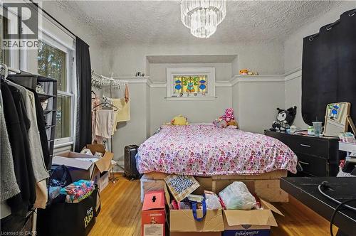 39 Haddon Avenue N, Hamilton, ON - Indoor Photo Showing Bedroom