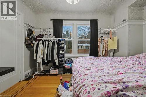 39 Haddon Avenue N, Hamilton, ON - Indoor Photo Showing Bedroom