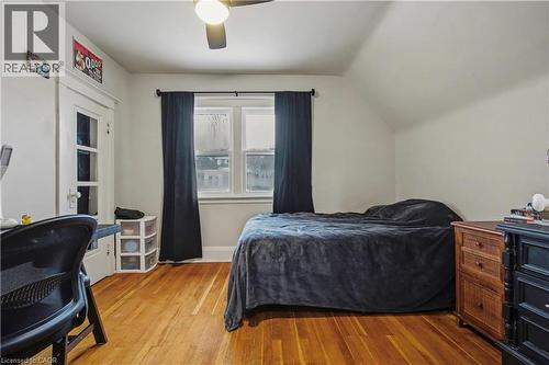 39 Haddon Avenue N, Hamilton, ON - Indoor Photo Showing Bedroom
