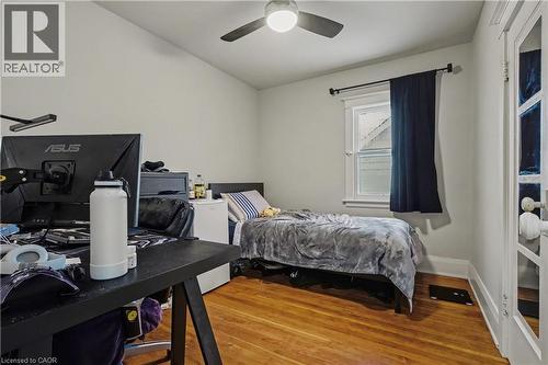 39 Haddon Avenue N, Hamilton, ON - Indoor Photo Showing Bedroom