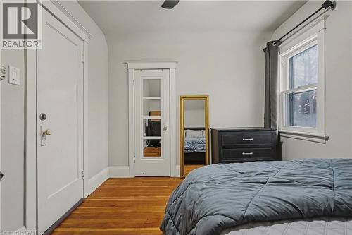 39 Haddon Avenue N, Hamilton, ON - Indoor Photo Showing Bedroom