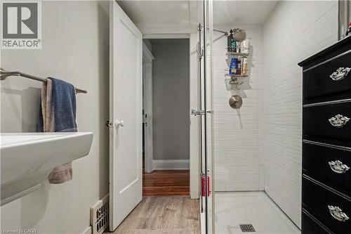 39 Haddon Avenue N, Hamilton, ON - Indoor