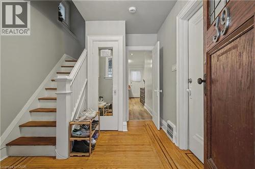 39 Haddon Avenue N, Hamilton, ON - Indoor Photo Showing Other Room