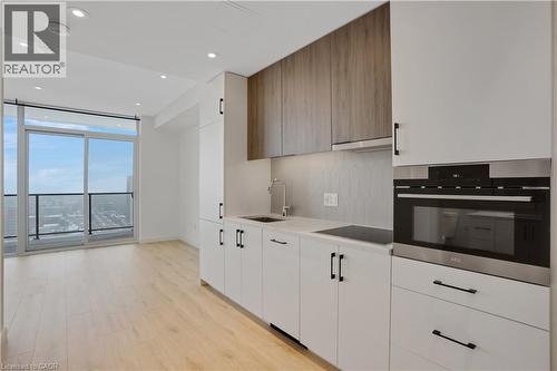 741 King Street Unit# 1809, Kitchener, ON - Indoor Photo Showing Kitchen