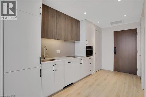 741 King Street Unit# 1809, Kitchener, ON - Indoor Photo Showing Kitchen