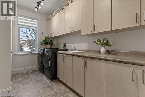 86 Canters Close, Kitchener, ON - Indoor Photo Showing Laundry Room