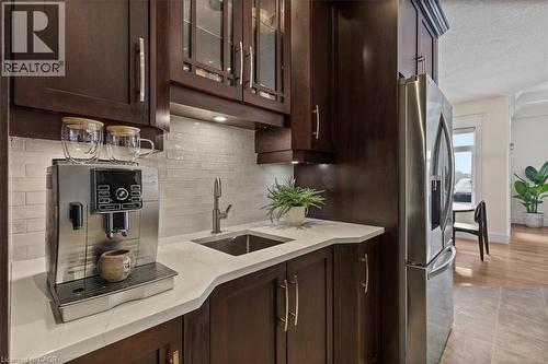 86 Canters Close, Kitchener, ON - Indoor Photo Showing Kitchen With Upgraded Kitchen