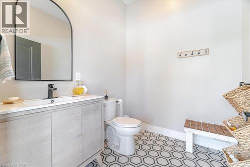 bathroom in pool house - 86 Canters Close, Kitchener, ON - Indoor Photo Showing Bathroom