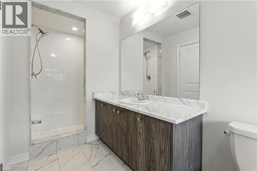 421 Barker Parkway, Thorold, ON - Indoor Photo Showing Bathroom