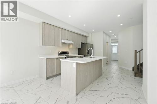 421 Barker Parkway, Thorold, ON - Indoor Photo Showing Kitchen