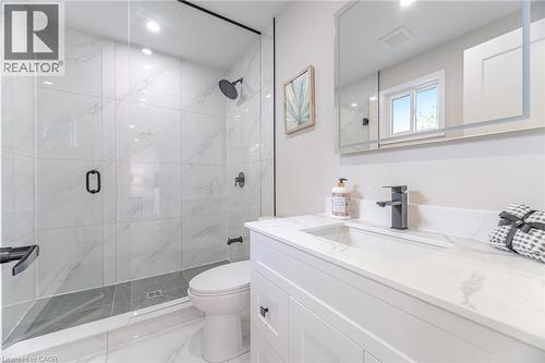 2392 Arnold Crescent, Burlington, ON - Indoor Photo Showing Bathroom