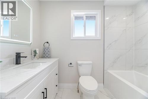 2392 Arnold Crescent, Burlington, ON - Indoor Photo Showing Bathroom
