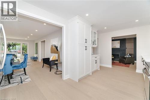 2392 Arnold Crescent, Burlington, ON - Indoor