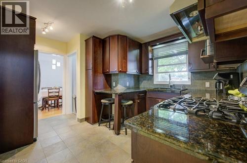 1 Bryant Court, Hamilton, ON - Indoor Photo Showing Kitchen