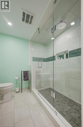 1 Bryant Court, Hamilton, ON - Indoor Photo Showing Bathroom