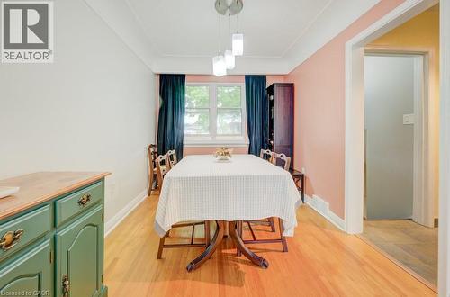 1 Bryant Court, Hamilton, ON - Indoor Photo Showing Dining Room