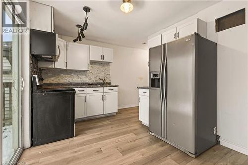 218 East 8Th Street, Hamilton, ON - Indoor Photo Showing Kitchen