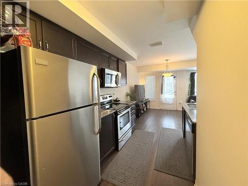 922 Apple Hill Lane, Kitchener, ON - Indoor Photo Showing Kitchen