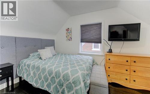 Bedroom with lofted ceiling - 569 Stirling Avenue S, Kitchener, ON - Indoor Photo Showing Bedroom