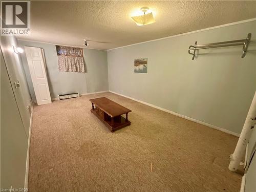 4 Rosanne Crescent, Hamilton, ON - Indoor Photo Showing Other Room