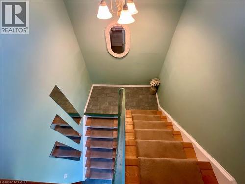 4 Rosanne Crescent, Hamilton, ON - Indoor Photo Showing Other Room